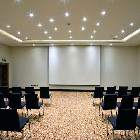 Hilton Garden Inn Riyadh Olaya מראה חיצוני תמונה