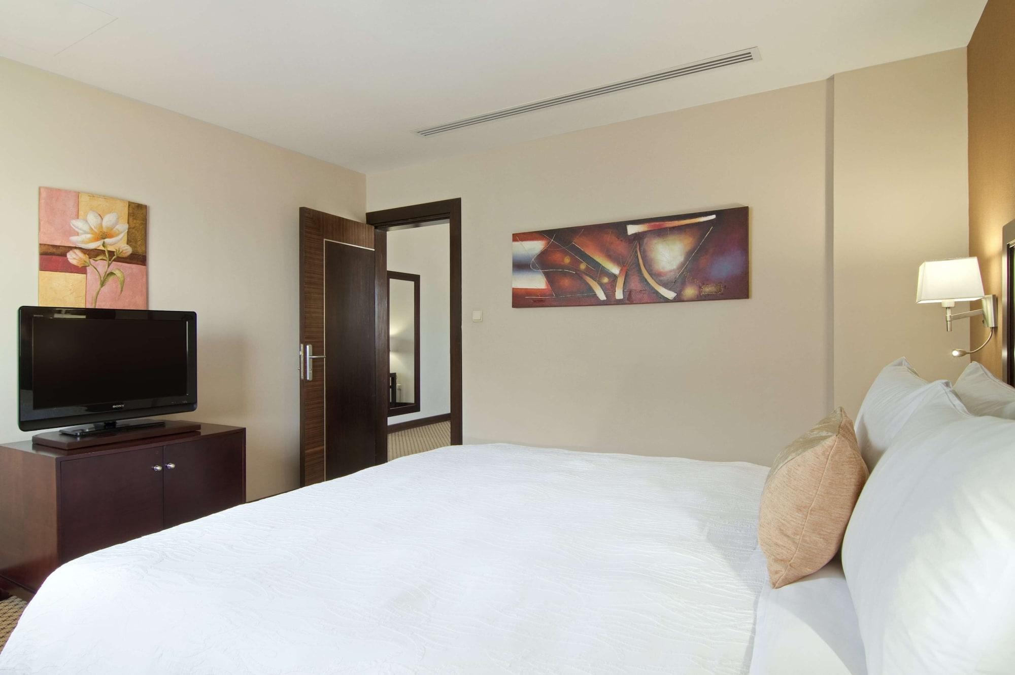 Hilton Garden Inn Riyadh Olaya מראה חיצוני תמונה