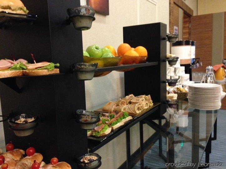 Hilton Garden Inn Riyadh Olaya מראה חיצוני תמונה
