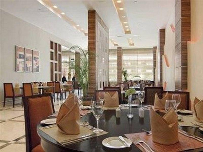 Hilton Garden Inn Riyadh Olaya מראה חיצוני תמונה