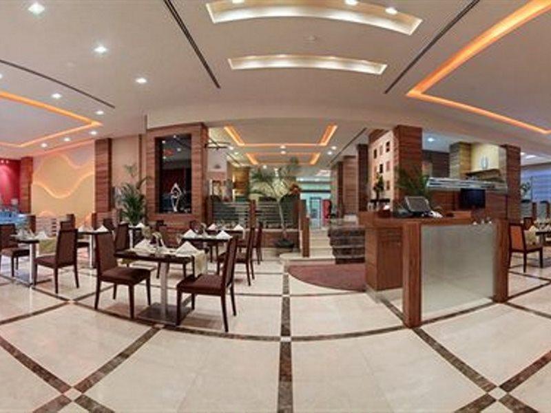 Hilton Garden Inn Riyadh Olaya מראה חיצוני תמונה