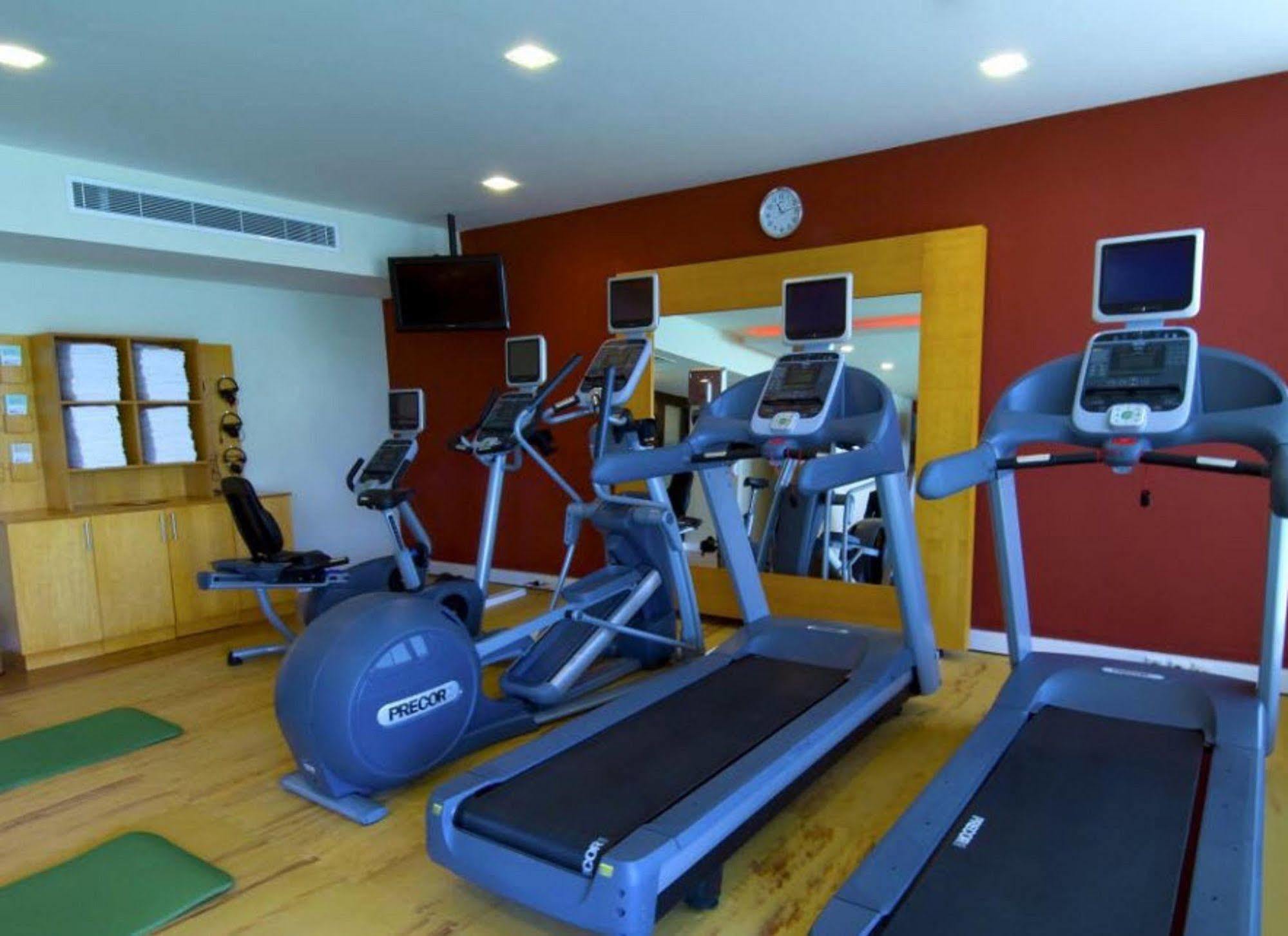 Hilton Garden Inn Riyadh Olaya מראה חיצוני תמונה