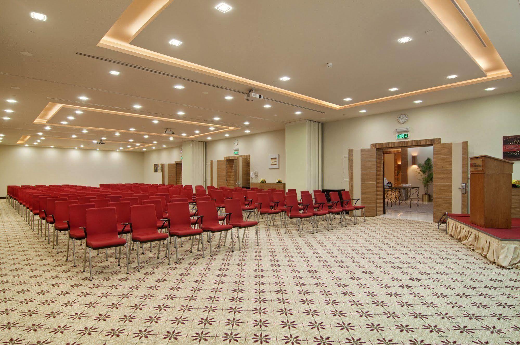 Hilton Garden Inn Riyadh Olaya עסק תמונה