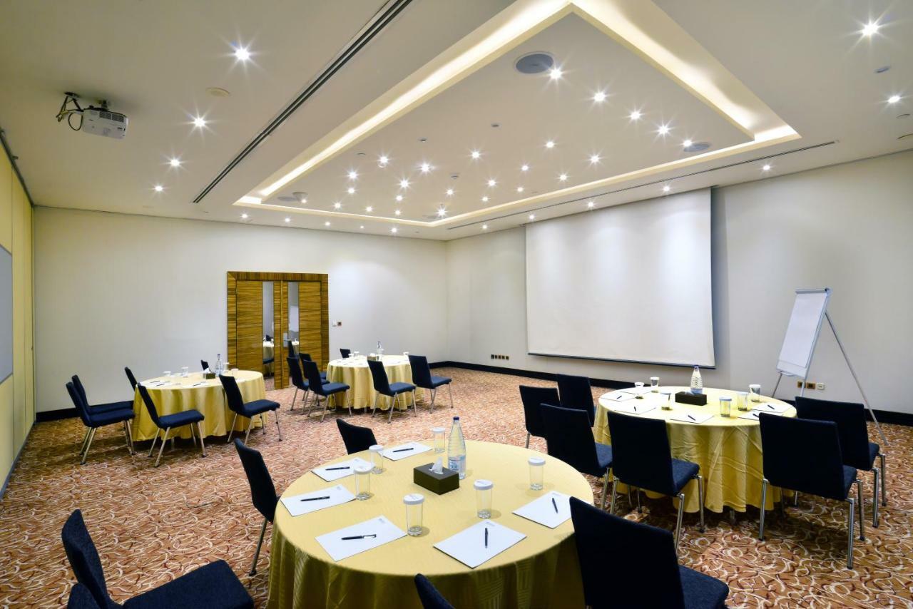 Hilton Garden Inn Riyadh Olaya מראה חיצוני תמונה