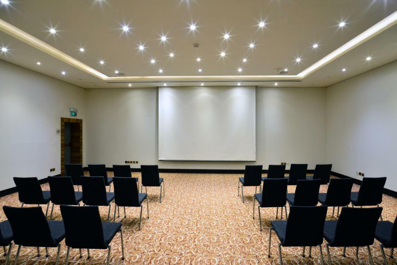 Hilton Garden Inn Riyadh Olaya מראה חיצוני תמונה