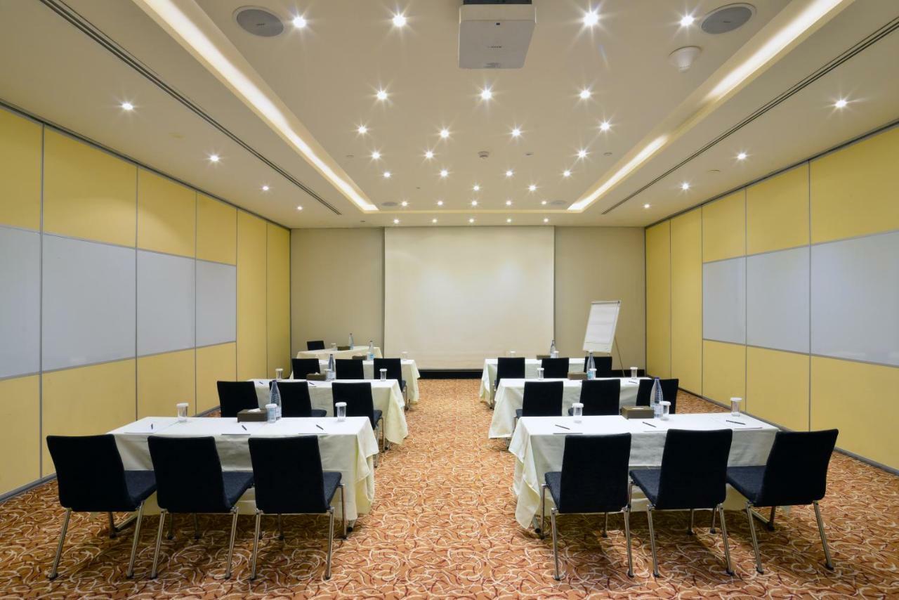 Hilton Garden Inn Riyadh Olaya מראה חיצוני תמונה
