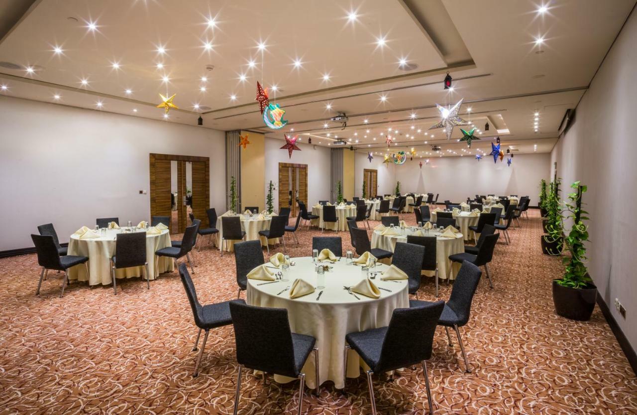Hilton Garden Inn Riyadh Olaya מראה חיצוני תמונה