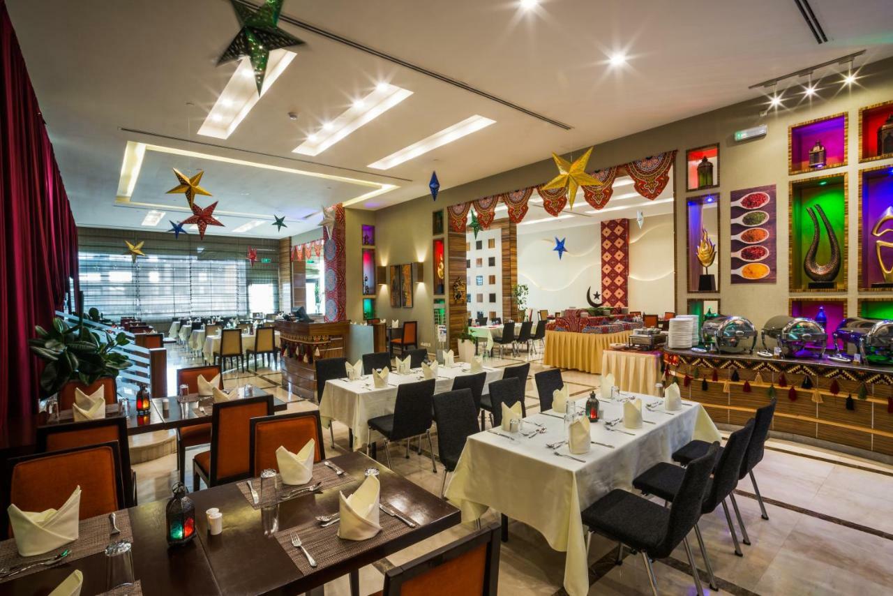 Hilton Garden Inn Riyadh Olaya מראה חיצוני תמונה